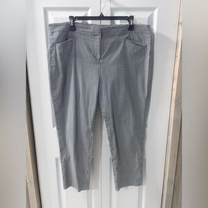 J. Jill Black and White Geometric Pants women’s 16 petite EUC inseam 24”